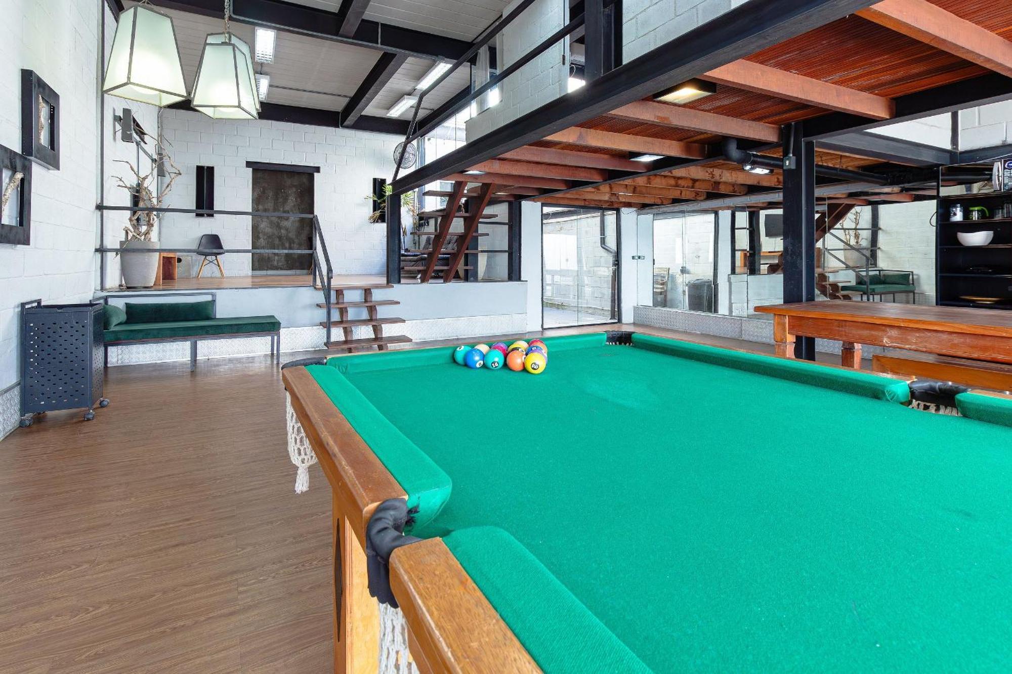 Casa em Búzios com arquitetura industrial, sinuca e hidromassagem Exterior foto