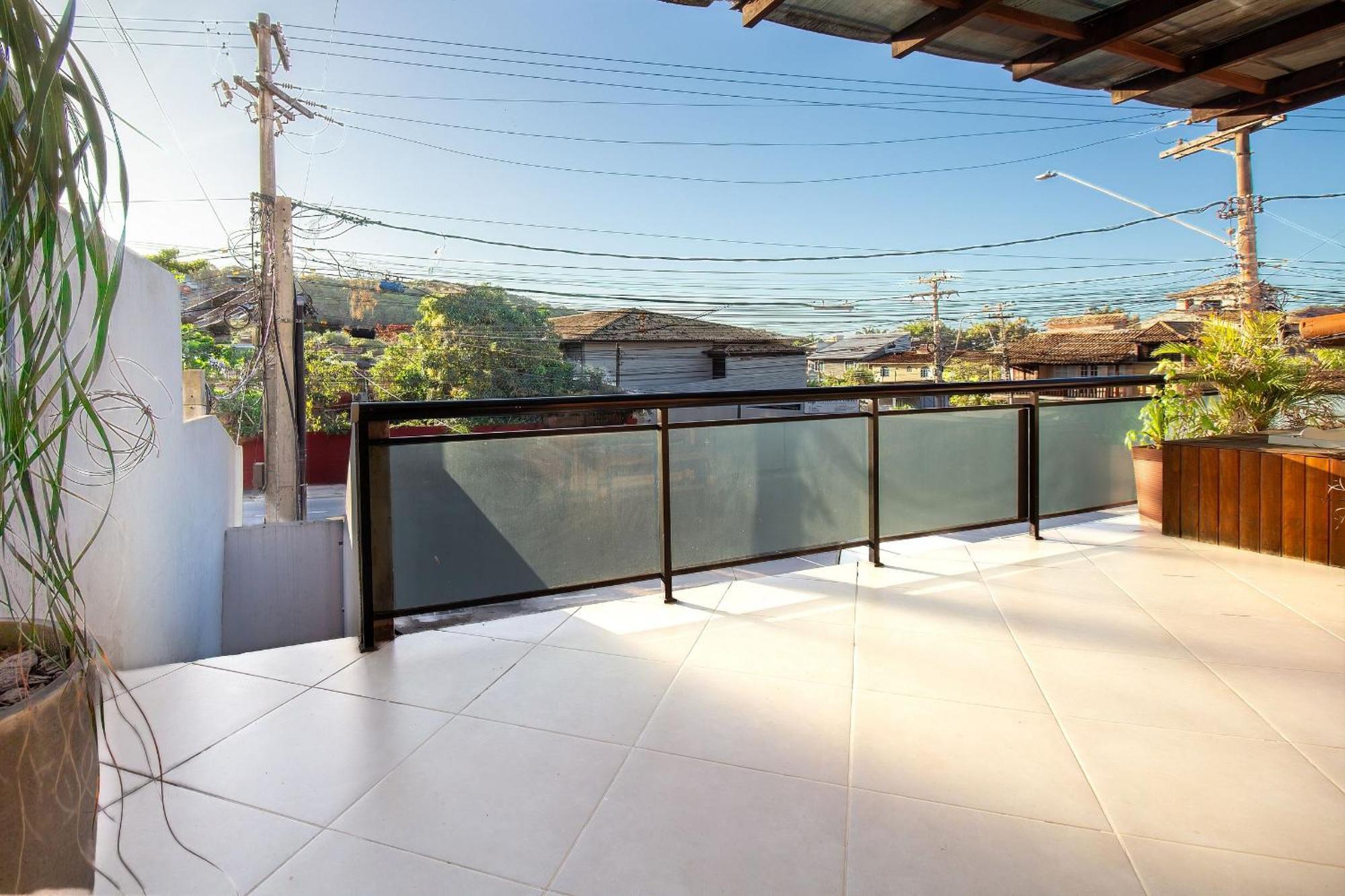 Casa em Búzios com arquitetura industrial, sinuca e hidromassagem Exterior foto